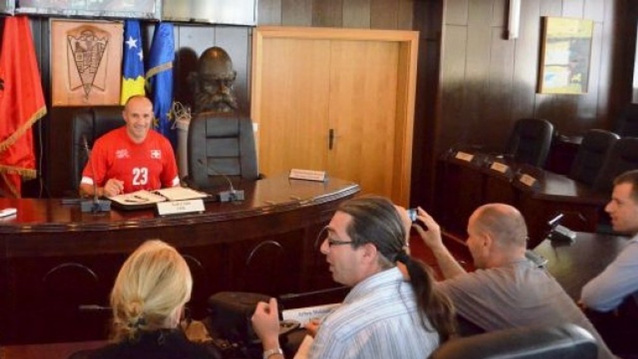 2016/01/gjilani-b-euml-n-publike-nism-euml-n-p-euml-r-shpalljen-qytetar-nderi-p-euml-r-shaqirin_hd.jpg