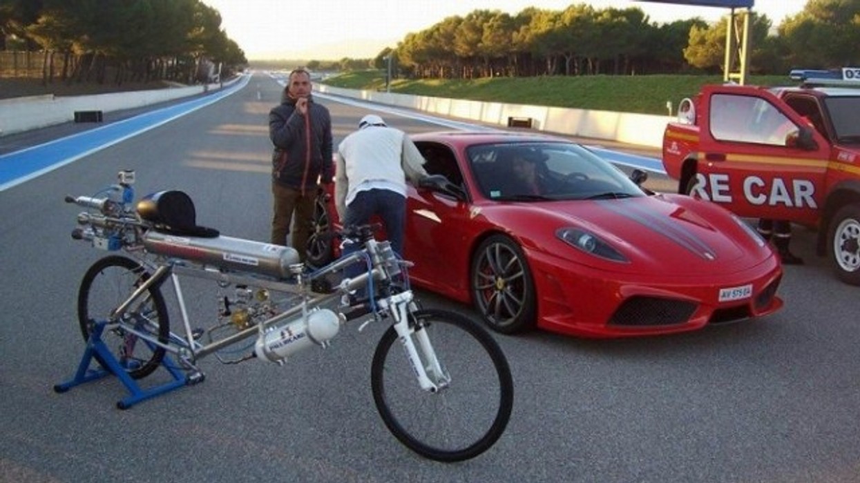 2016/01/ja-kush-e-turp-euml-roi-nj-euml-ferrari-video_hd.jpg