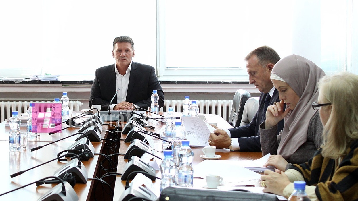 2016/01/komisioni-per-financa-foto-ridvan-slivova-01-e1446643501191.jpg