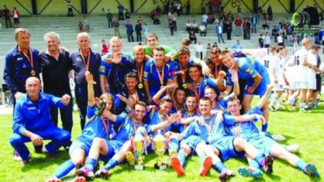 2016/01/kosova-u-19-do-t-euml-luaj-euml-miq-euml-sore-n-euml-fund-t-euml-muajit_hd.jpg