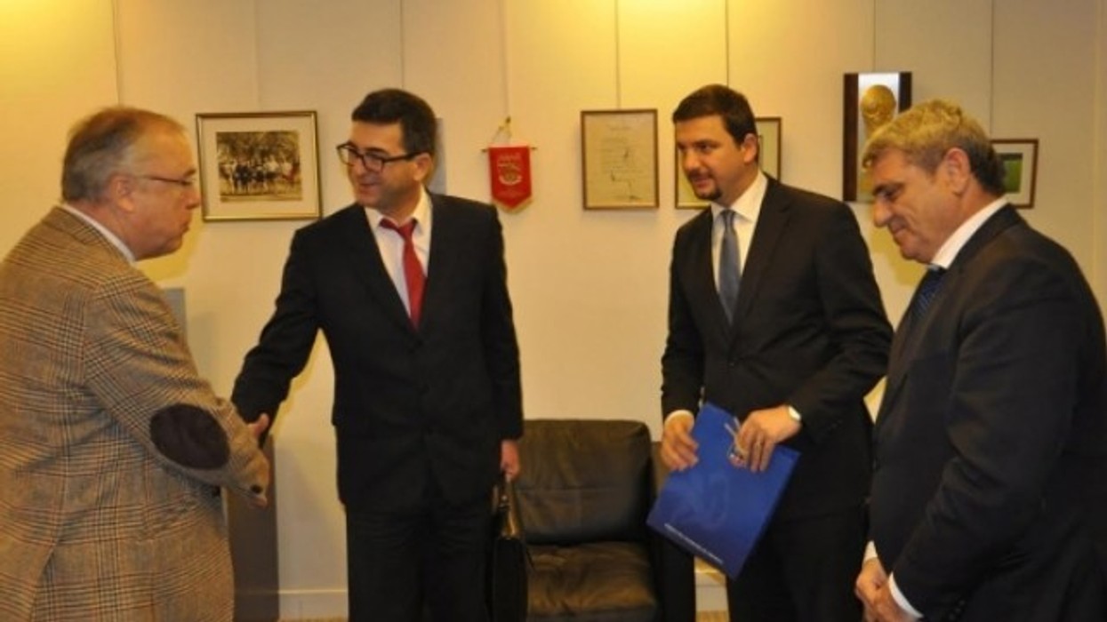 2016/01/krasniqi-k-euml-rkesa-e-ffk-s-euml-ishte-sportive_hd.jpg