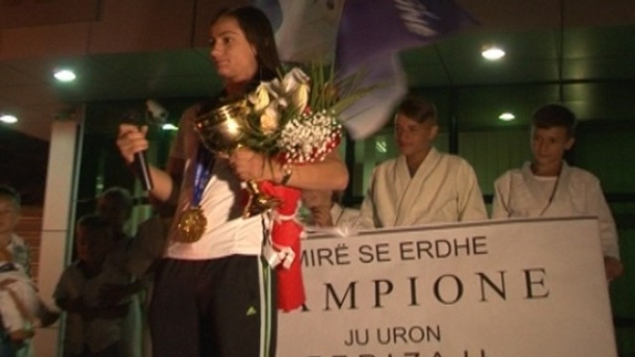 2016/01/kthehet-si-kampione-e-bot-euml-s-menj-euml-her-euml-premton-medalje-olimpike_hd.jpg