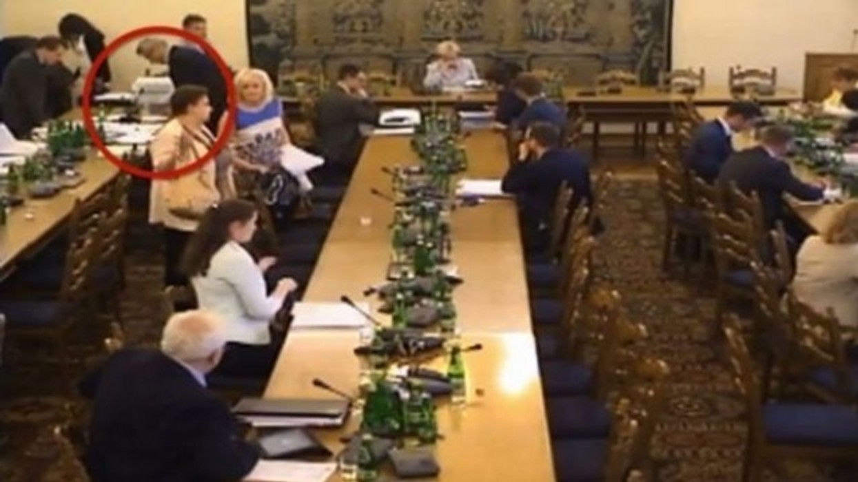 2016/01/kur-deputeti-kapet-duke-vjedhur-video_hd.jpg