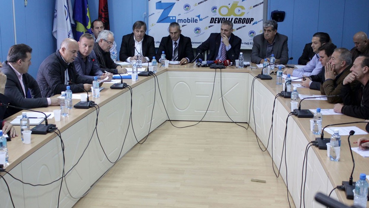 2016/01/Kuvendi-i-Shoqates-te-ndermarrjeve-qe-mirren-me-derivate-te-naftes-foto-ridvan-slivova-01.jpg