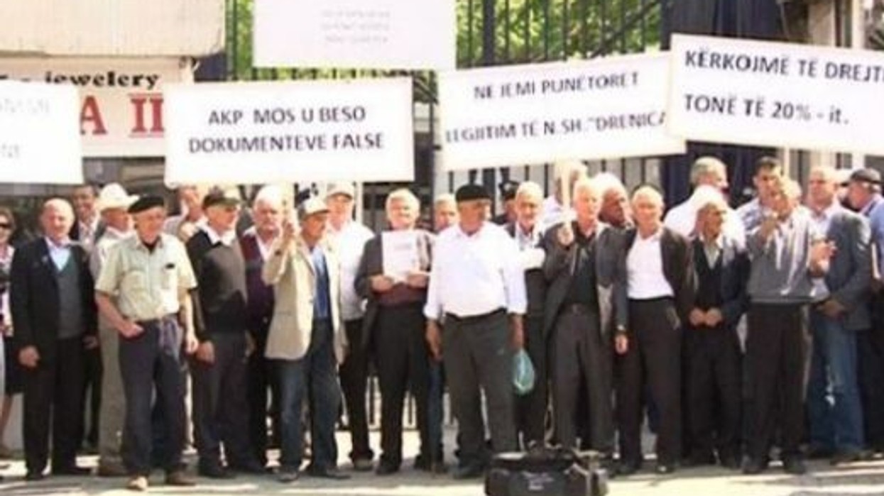 2016/01/largea-pun-euml-tor-euml-t-e-ballkani-it-vazhdojn-euml-grev-euml-n-hd1386766070.jpg