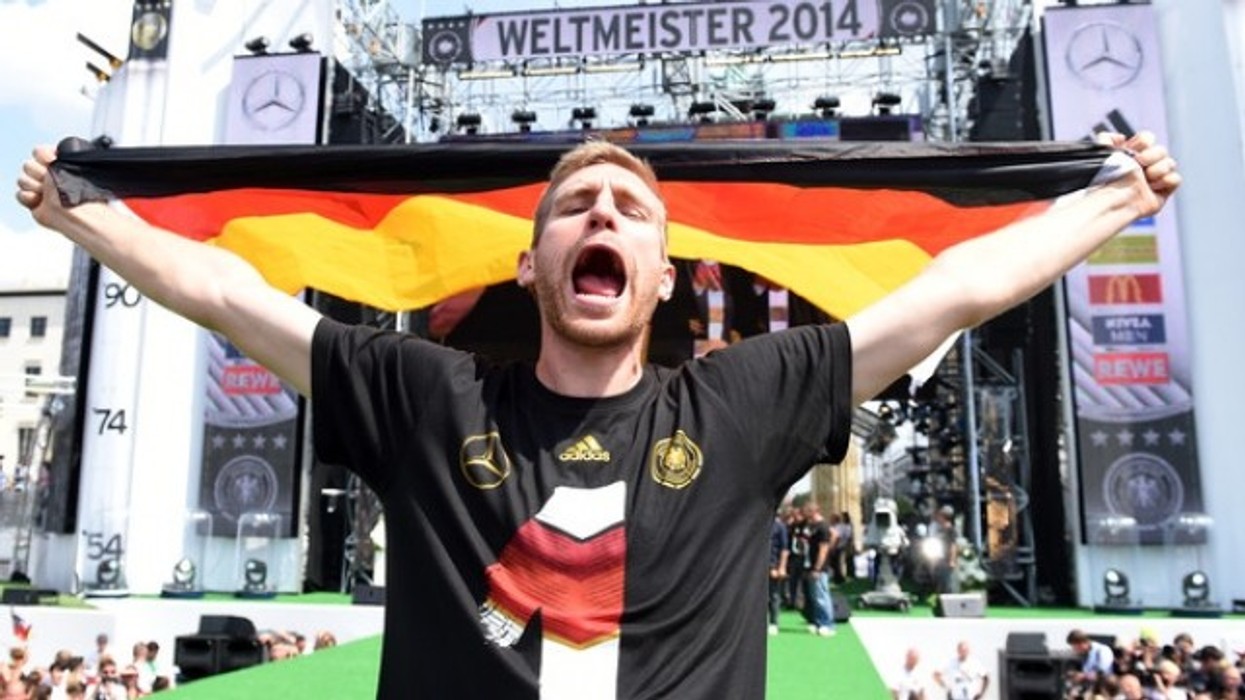 2016/01/mertesacker-gjermania-t-euml-m-euml-soj-euml-nga-disfata_hd.jpg