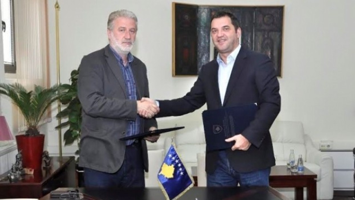 2016/01/mkrs-ja-ndihmon-federat-euml-n-e-tenisit-me-5-mij-euml-euro_hd.jpg