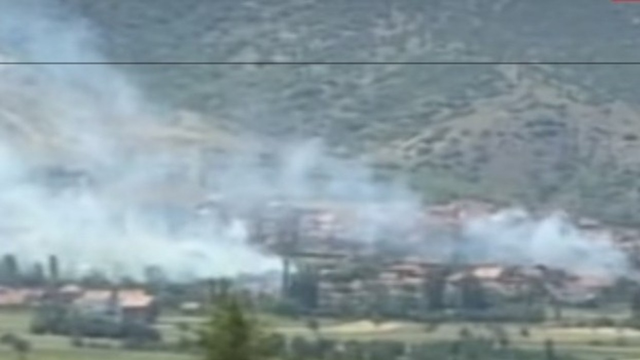 2016/01/momenti-kur-u-ccedil-k-ja-vrau-5-ushtar-euml-maqedonas-n-euml-2001-video_hd.jpg