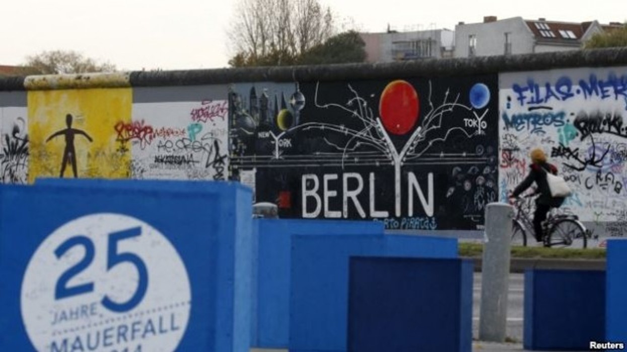 2016/01/muri-i-berlinit-historia-e-nj-euml-barriere-q-euml-ndau-dy-bot-euml_hd.jpg