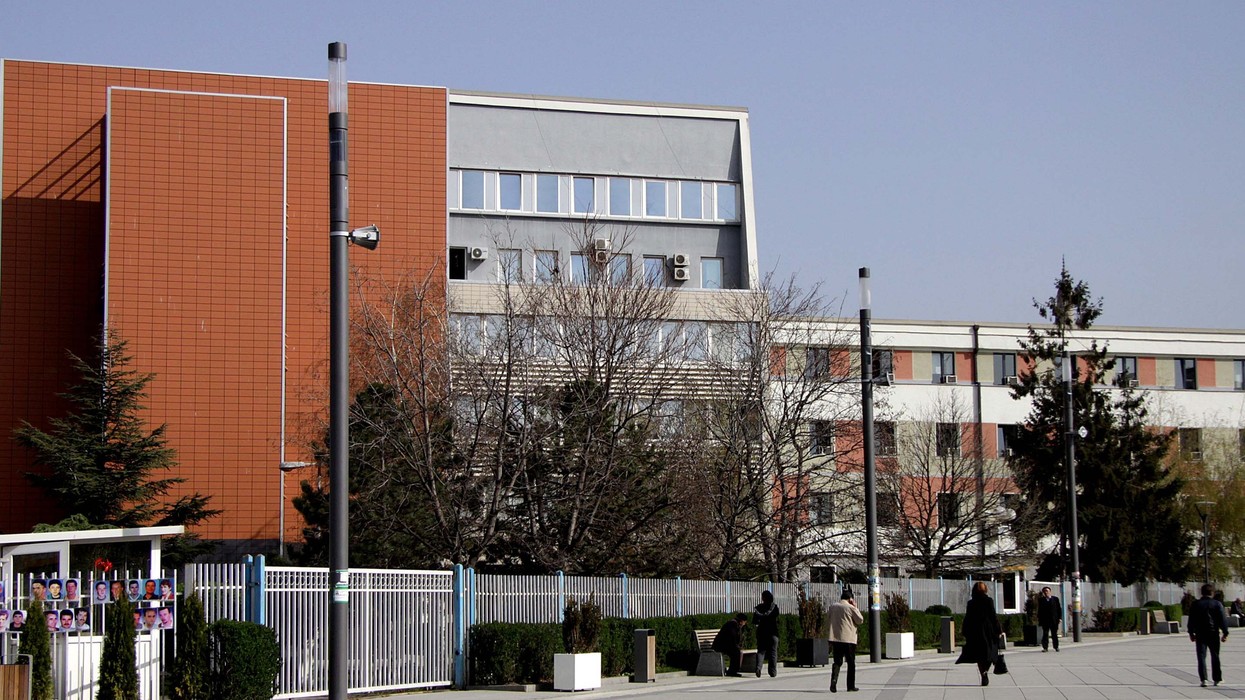 2016/01/Ndertesa-e-Kuvendit-foto-Ridvan-Slivova-02-e1417425758771.jpg