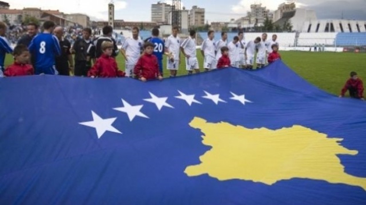 2016/01/ndeshja-e-par-euml-me-holand-euml-n-ose-suedin-euml_hd.jpg