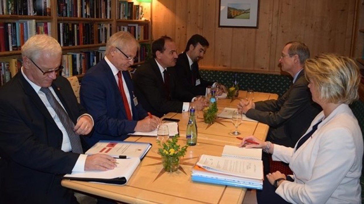 2016/01/nishani-n-euml-austri-k-euml-rkon-investime-p-euml-r-shqip-euml-rin-euml_hd.jpg