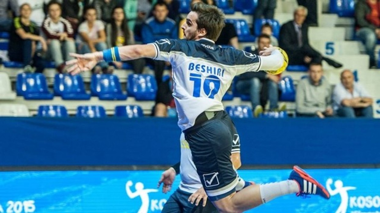 2016/01/p-euml-rkund-euml-r-humbjes-kosova-kualifikohet-n-euml-ccedil-erekfinale_hd.jpg