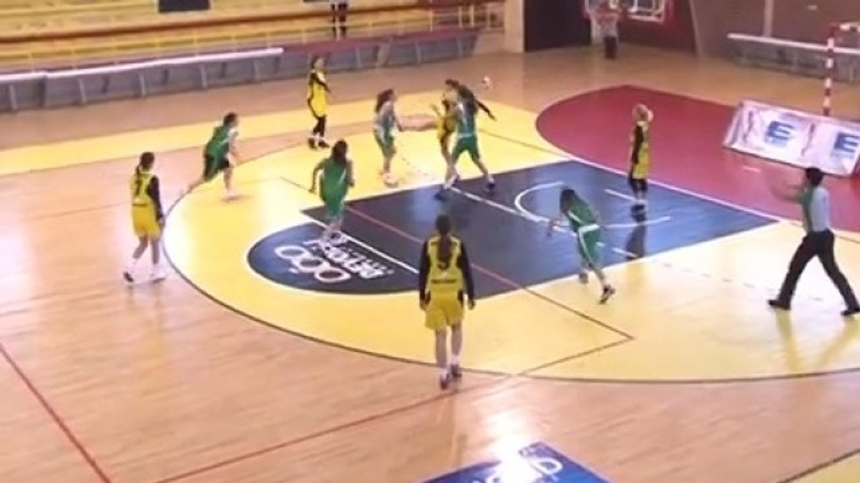 2016/01/p-euml-rleshje-fizike-n-euml-basketbollin-e-femrave-t-euml-kosov-euml-s-video_hd.jpg