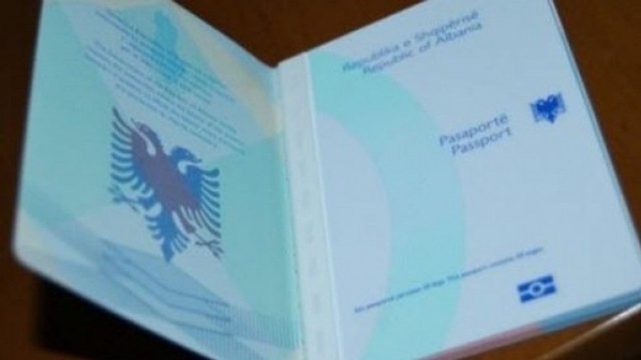 2016/01/presidenti-nishani-dekretoi-edhe-dy-sportist-nga-kosova_hd.jpg