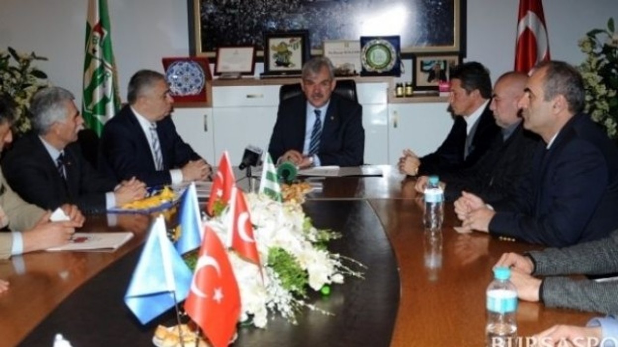 2016/01/prishtina-sfidon-bursasporin-n-euml-miq-euml-soren-e-radh-euml-s_hd.jpg