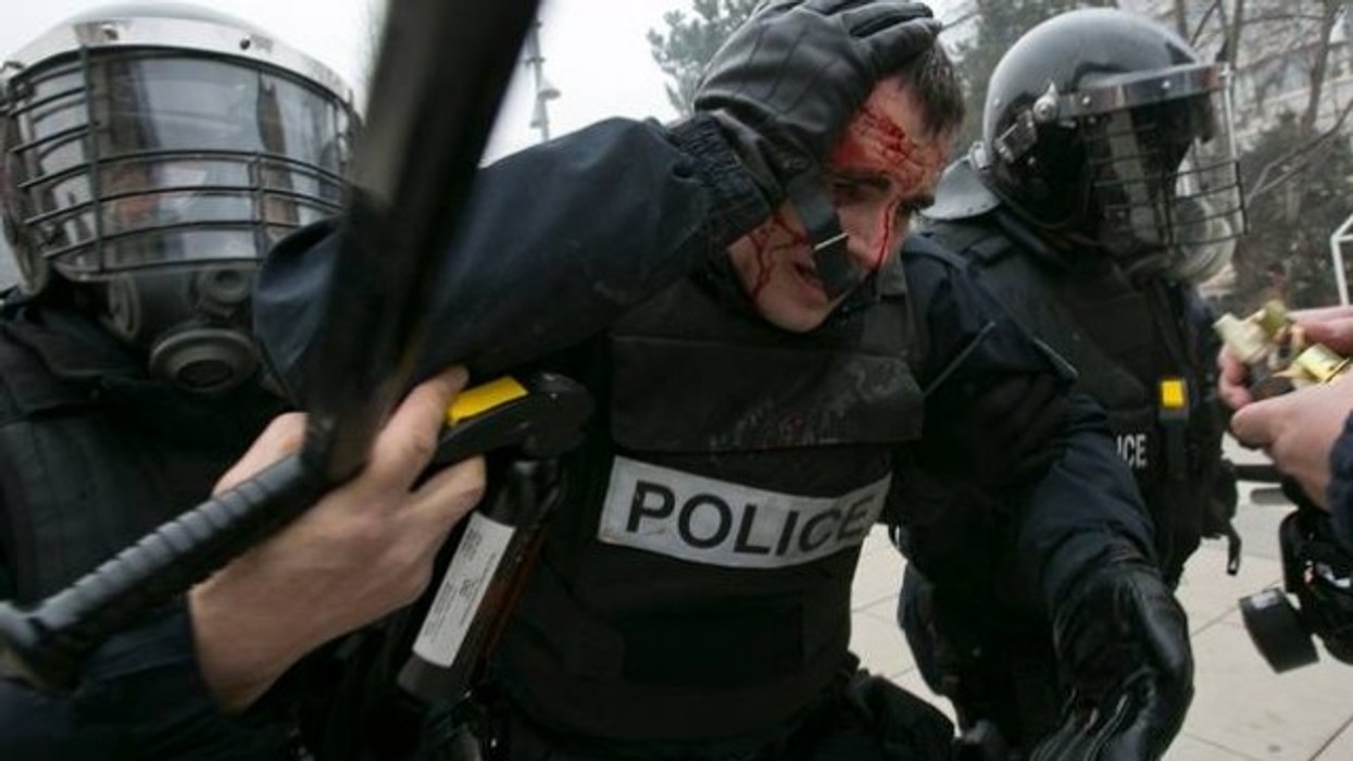 2016/01/protestat-e-dhunshme-t-euml-vet-euml-vendosjes-kronologji-ngjarjesh-foto_hd.jpg