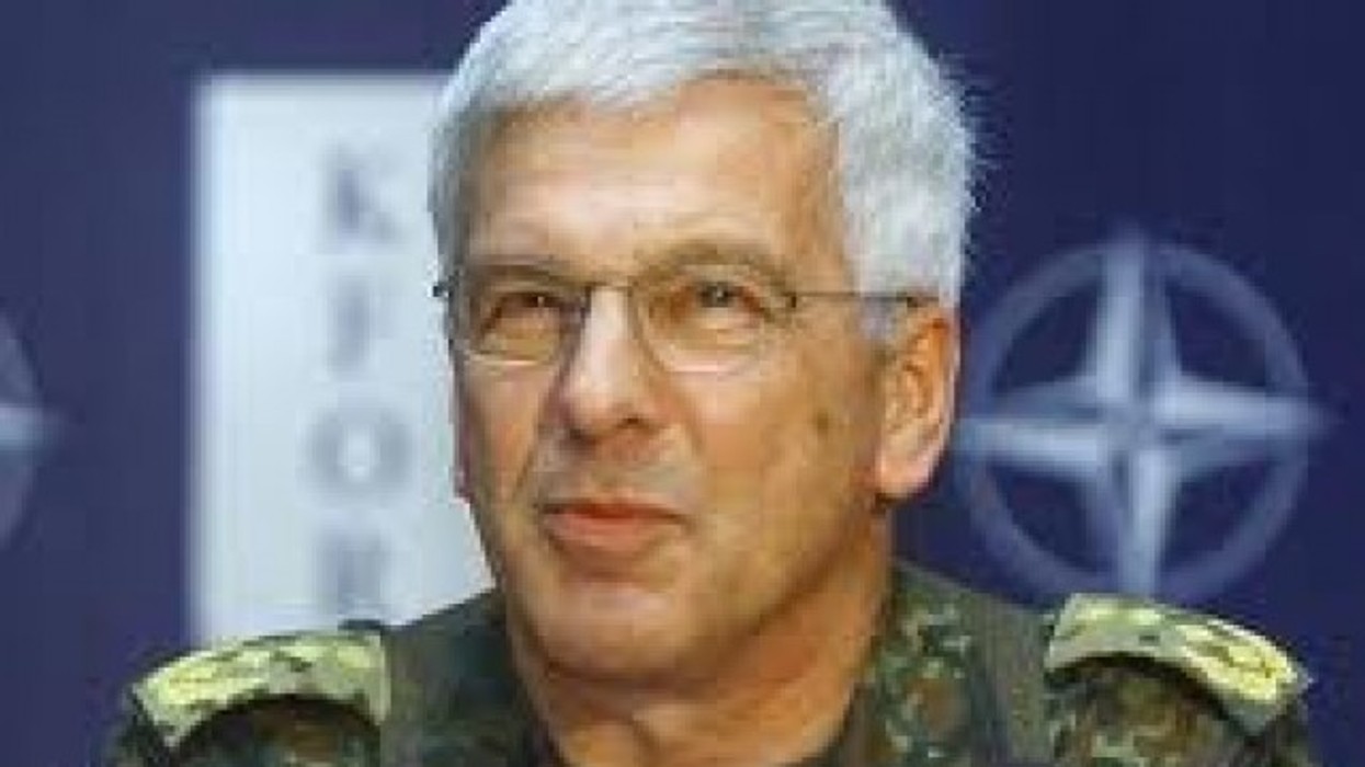 2016/01/reinhardt-kfor-i-vendosi-themelet-e-pavar-euml-sis-euml-s-euml-kosov-euml-s_hd.jpg