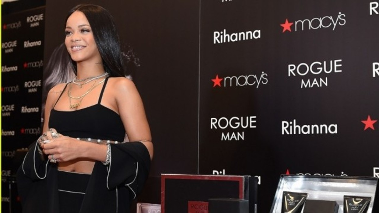 2016/01/rihanna-nxjerr-n-euml-treg-linj-euml-n-e-re-t-euml-parfumeve-rogue-man_hd.jpg
