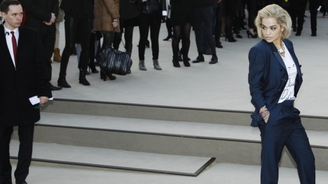 2016/01/rita-ora-punon-p-euml-r-burberry_hd.jpg