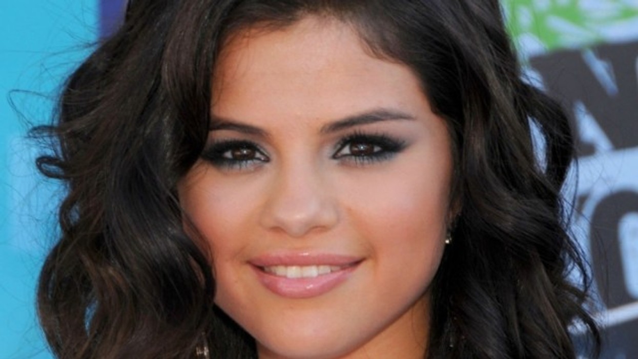2016/01/selena-rrit-gjoksin_hd.jpg