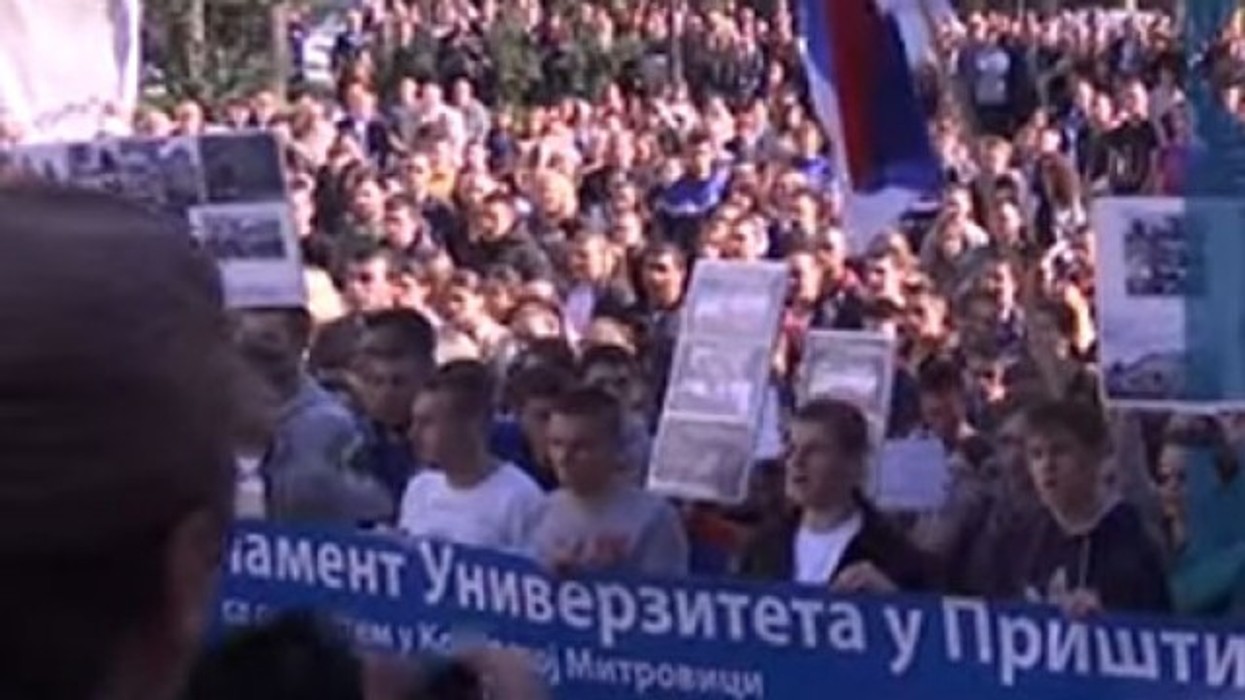 2016/01/serb-euml-t-protestuan-kund-euml-r-kosov-euml-s-n-euml-unesco-video_hd.jpg