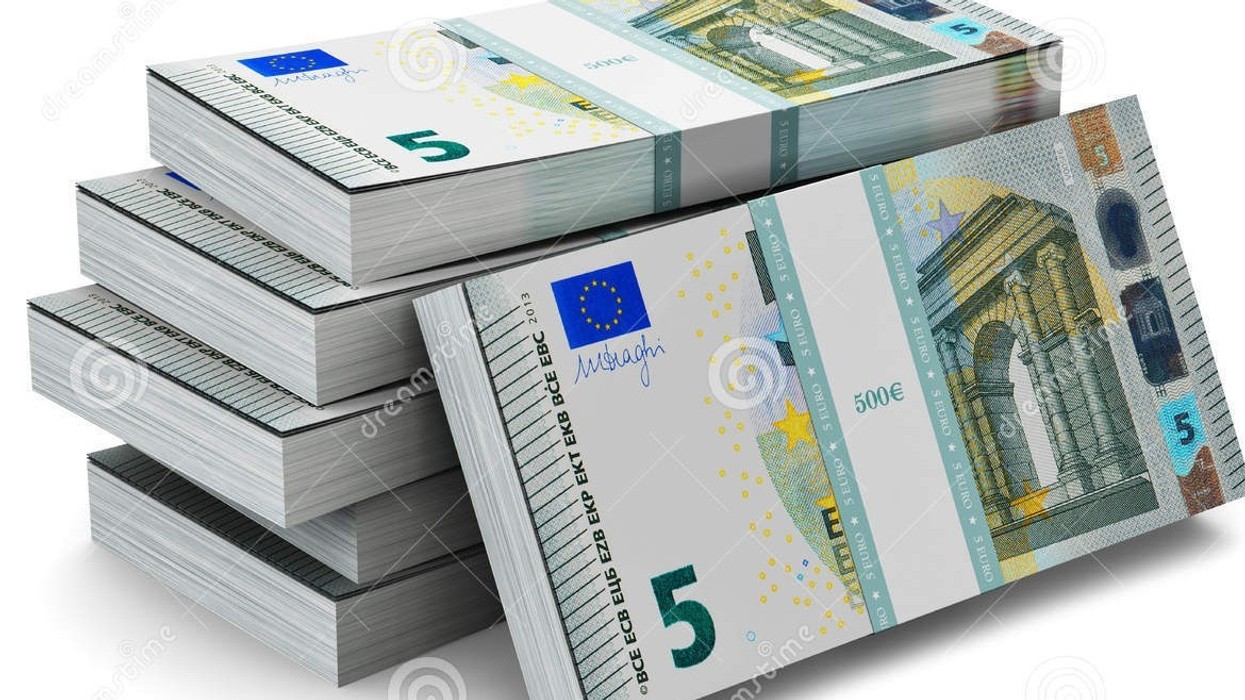 2016/01/stacks-euro-banknotes-creative-abstract-banking-money-making-business-success-financial-concept-heap-white-background-43947784-e1443164814125.jpg
