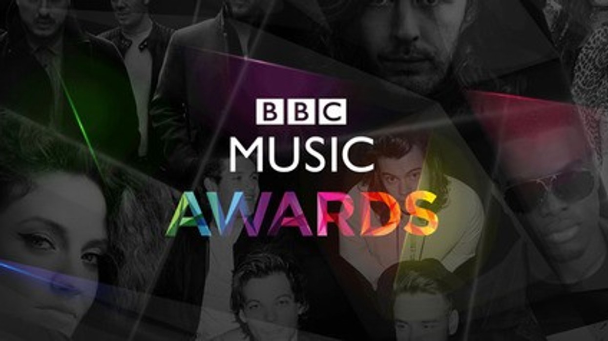 2016/01/taylor-swift-adele-akan-bersaing-di-bbc-fb0ed1.jpg