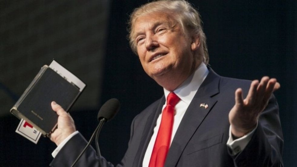 2016/01/trump-i-dua-mysliman-euml-t-jan-euml-njer-euml-z-t-euml-mrekulluesh-euml-m_hd.jpg