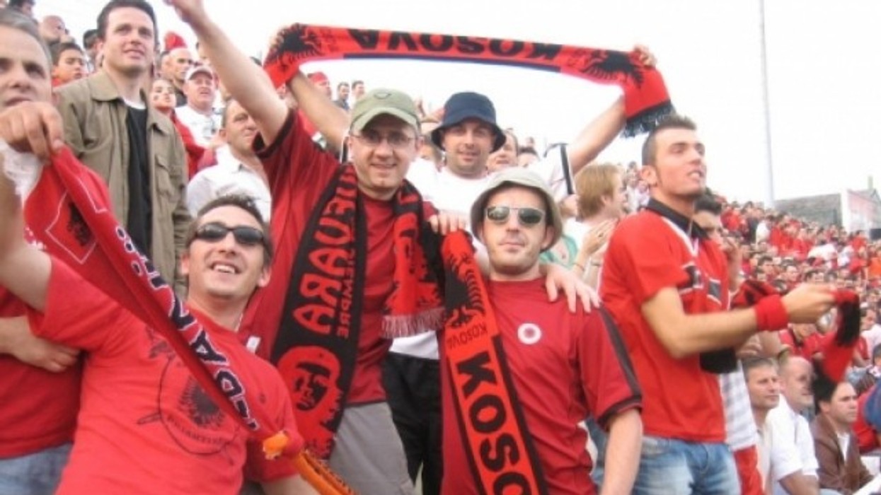 2016/01/uefa-shqip-euml-ris-euml-mos-u-shitni-bileta-kosovar-euml-ve_hd.jpg