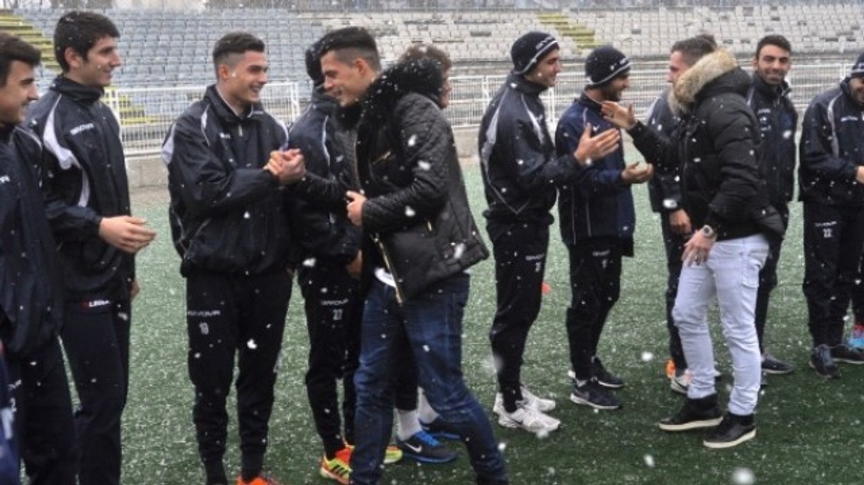 2016/01/v-euml-llez-euml-rit-xhaka-vizitojn-euml-f-c-prishtin-euml-n-foto_2_hd.jpg