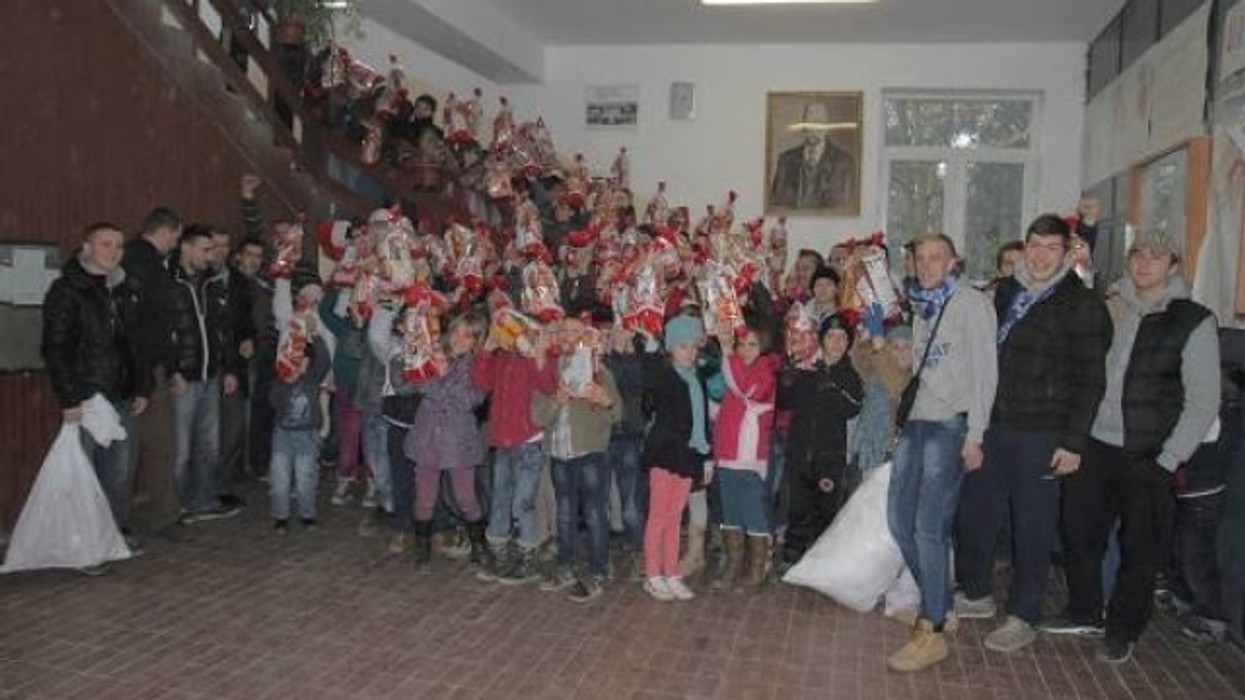 2016/01/vazhdon-aksioni-i-tifoz-euml-ve-plisat-ldquo-ndihmo-edhe-ti-rdquo_hd.jpg