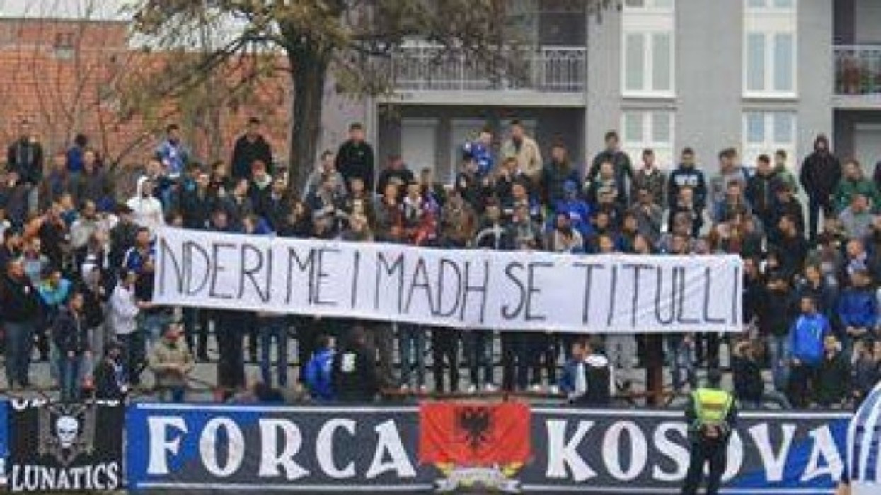 2016/01/vushtrriasit-kund-euml-r-kurdisjeve-ldquo-nderi-m-euml-i-madh-se-titulli-rdquo-foto_hd.jpg