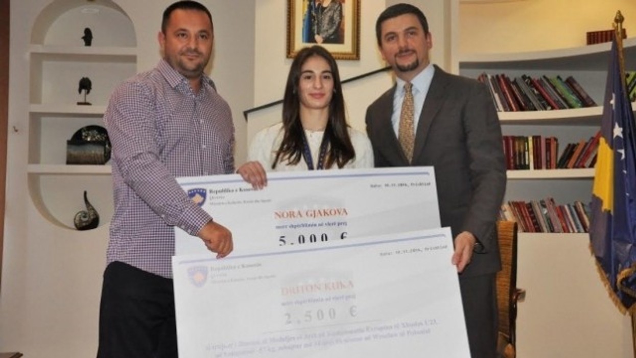 2016/01/xhudistja-gjakova-shp-euml-rblehet-p-euml-r-medaljen-e-art-euml_hd.jpg