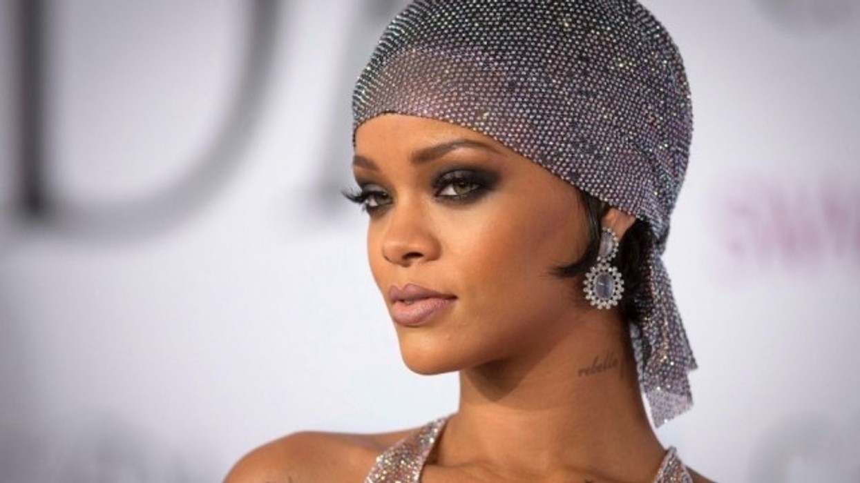2016/01/zhveshja-nuk-po-ldquo-dhez-rdquo-m-euml-ldquo-princeshat-rdquo-katy-perry-e-swift-mundin-rihannan-dhe-nickin-foto_hd.jpg