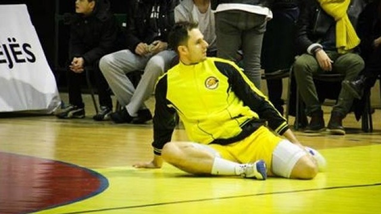 2016/01/zyrtare-teo-simovic-rikthehet-n-euml-pej-euml_hd.jpg