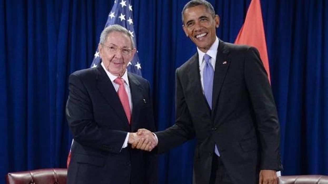 2016/03/obama-castro.jpg