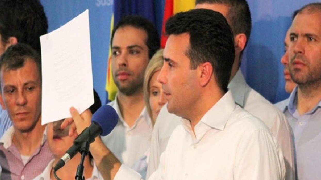 2016/03/Zaev-duke-publikuar-bombat.jpg