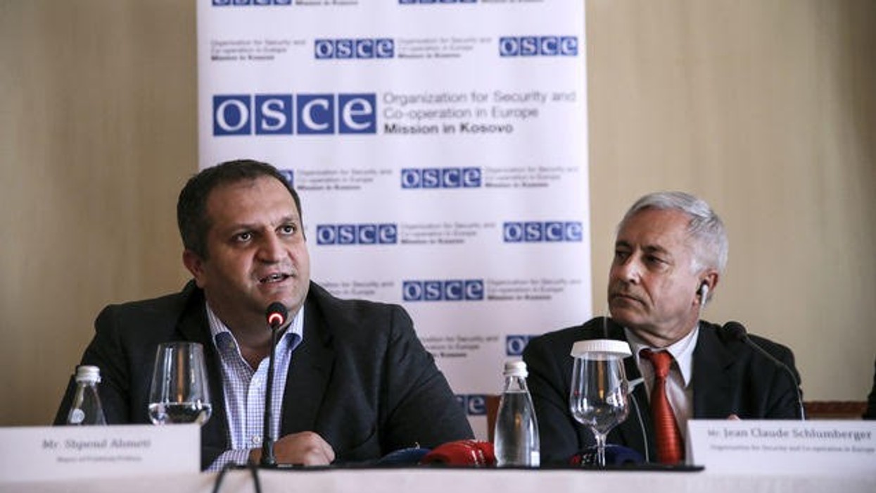 2016/04/ahmeti.jpg