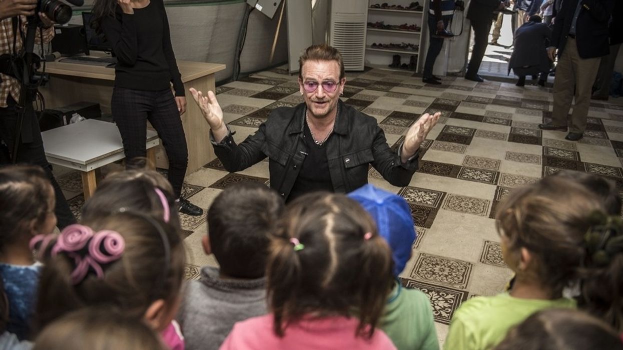 2016/04/Bono-siri.jpg