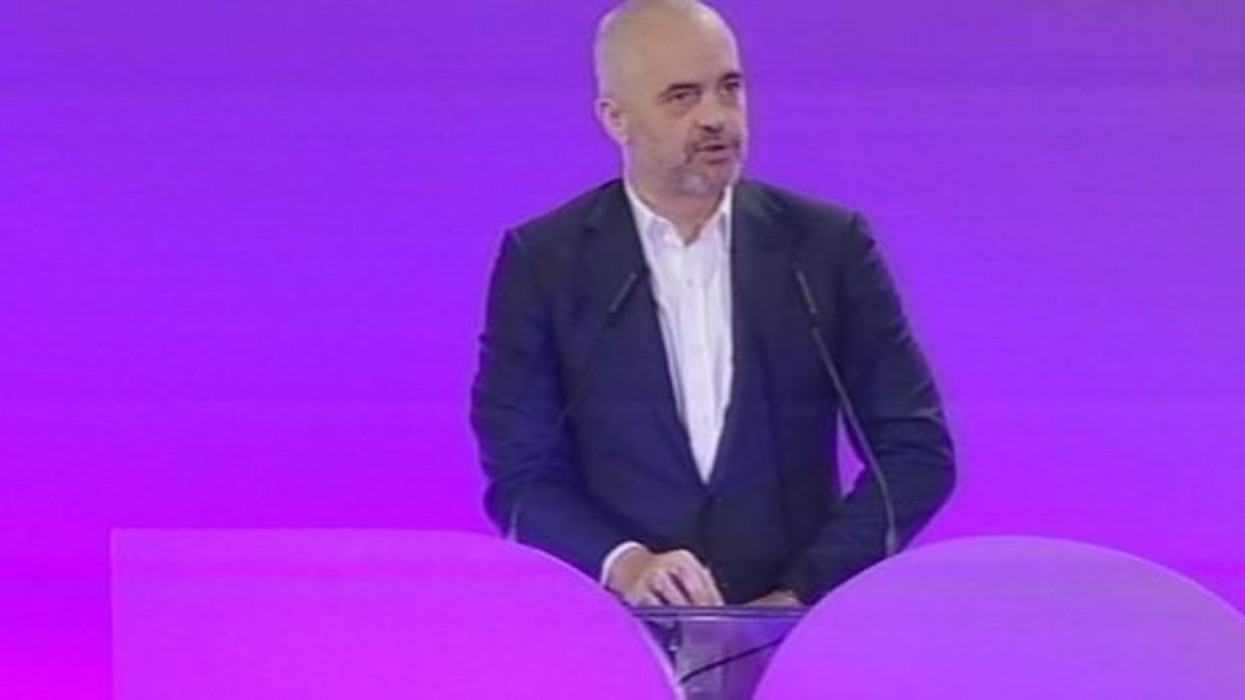 2016/04/Edi-Rama-ne-kongesin-e-PS-së.jpg