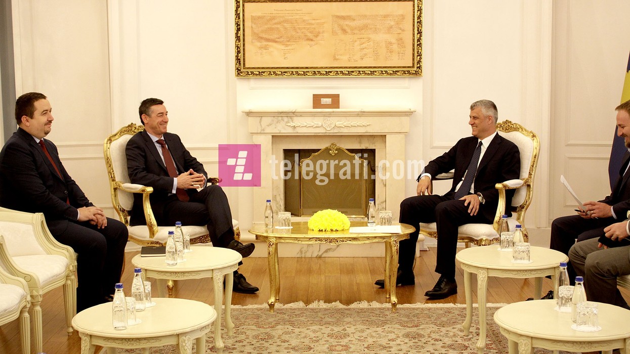 2016/04/Hashim-Thaci-Kadri-Veseli-takim-Foto-Ridvan-Slivova-1.jpg