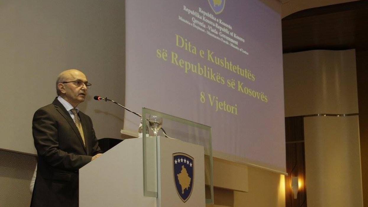 2016/04/isa-mustafa-kushtetuta.jpg