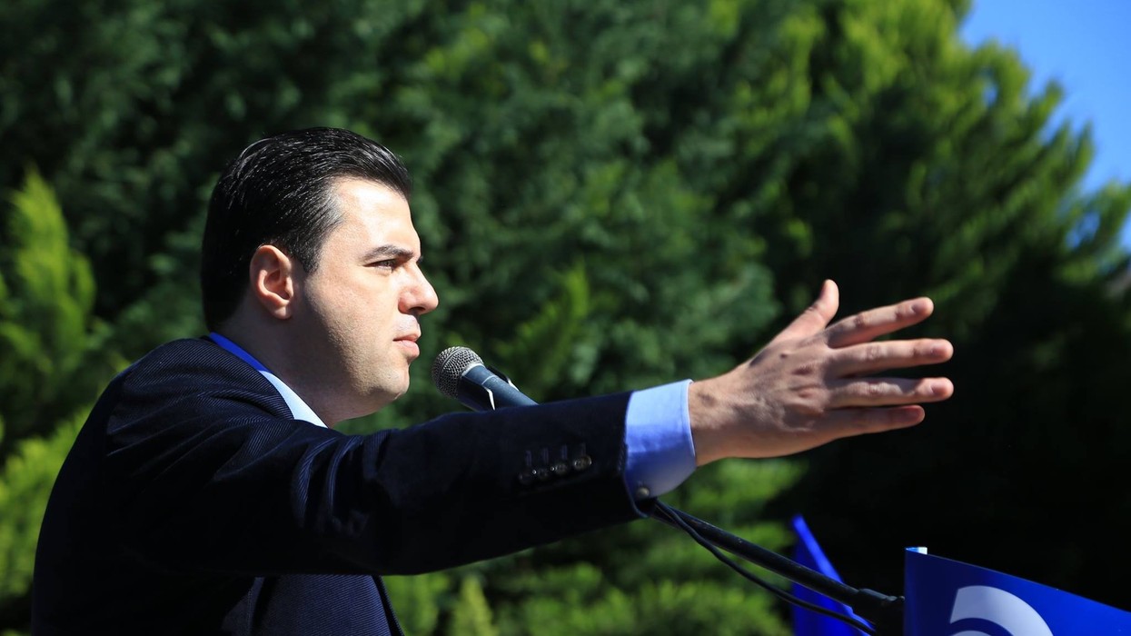 2016/04/Lulzim_Basha_me_Dore.jpg