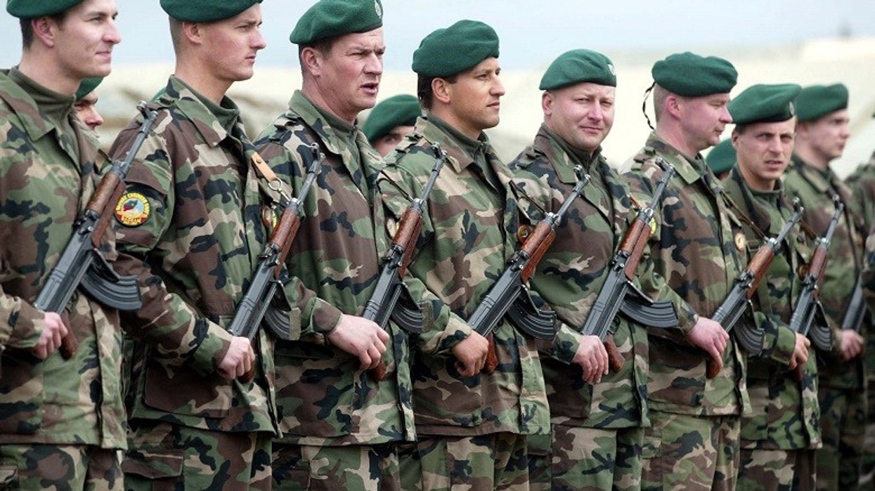 2016/04/Slovakian-army.jpg