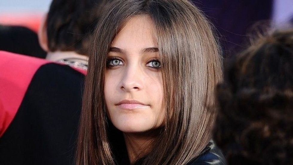 2016/05/17-year-old-paris-jackson-admits-she-is-attending-alcoholics-anonymous-thanks-to-online-ne-824931.jpg