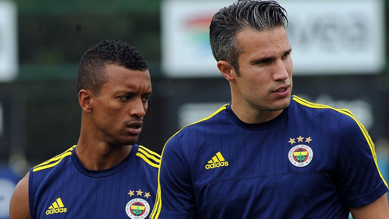 2016/05/luis-nani-robin-van-persie-fenerbahce_k1um7hu9nbun1clq1nb1bqtkw.jpg