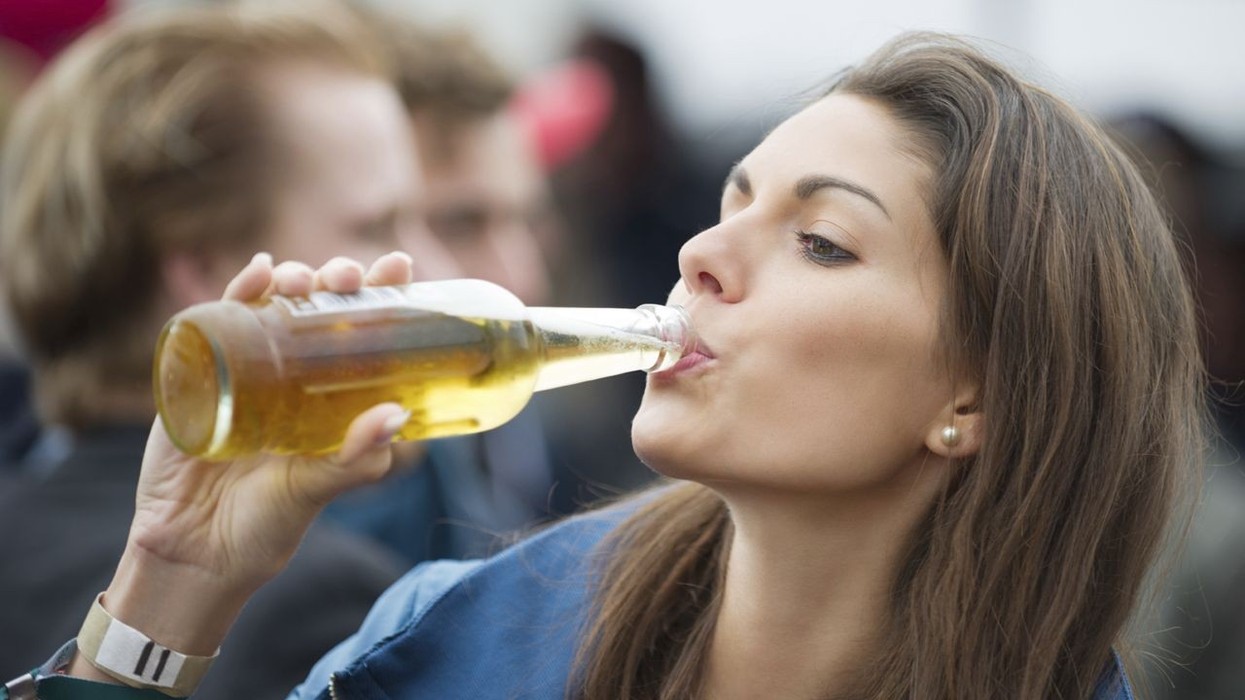 2016/05/woman_beer_1280.jpg