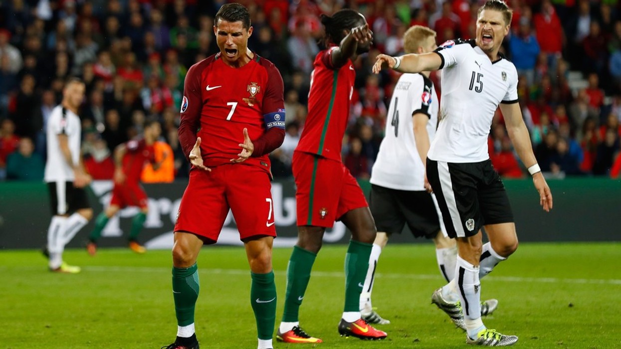 2016/06/CristianoRonaldoPortugalvAustriaGroupP8QXqAXVl4yx.jpg