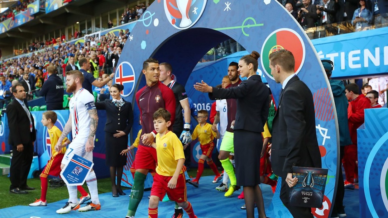 2016/06/CristianoRonaldoPortugalvIcelandGroupx3aRnZ2A2_5x.jpg
